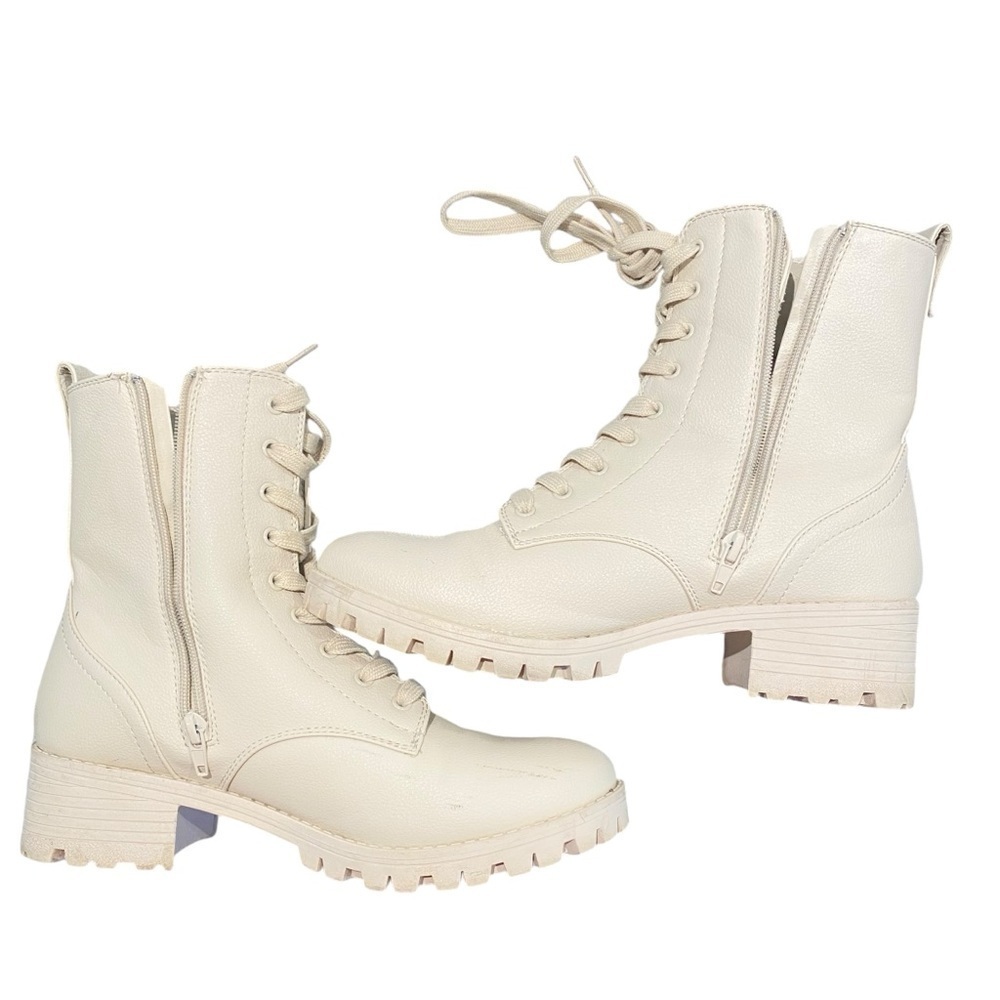TRUE CRAFT women's size 9 Raylee Hiker boots lace up Ivory smooth round toe - Picture 2 of 12